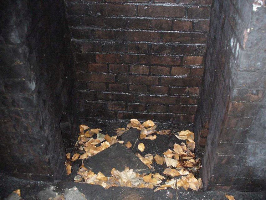 Fot 7. Otwory boczne nisza tunel pod Węglarzem fot. Tomasz Jurek