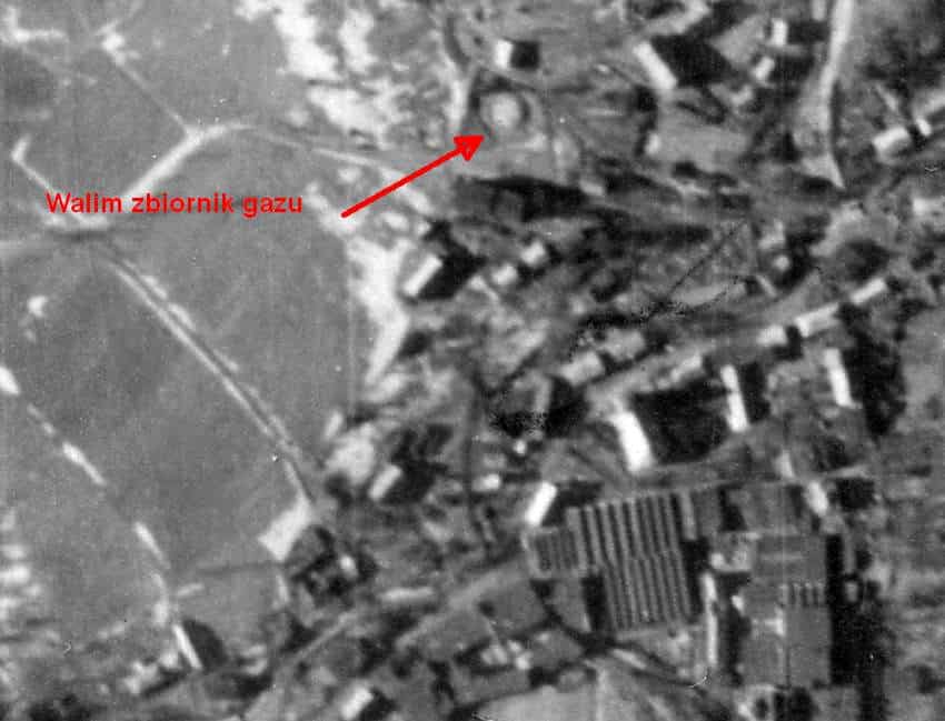 Fot 17. Zdjęcie lotnicze zbiornika gazu w Walimiu 1945